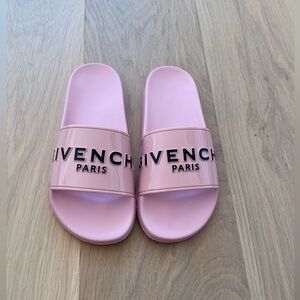 PINK GIVENCHY SLIDES SIZE 39 NEVER WORN